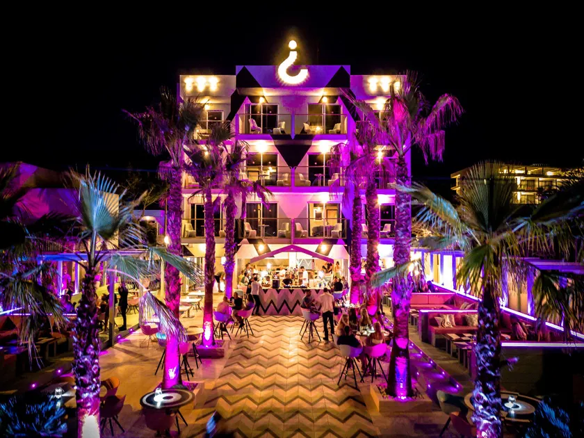 Wi-Ki-Woo Boutique Hotel - Image 1