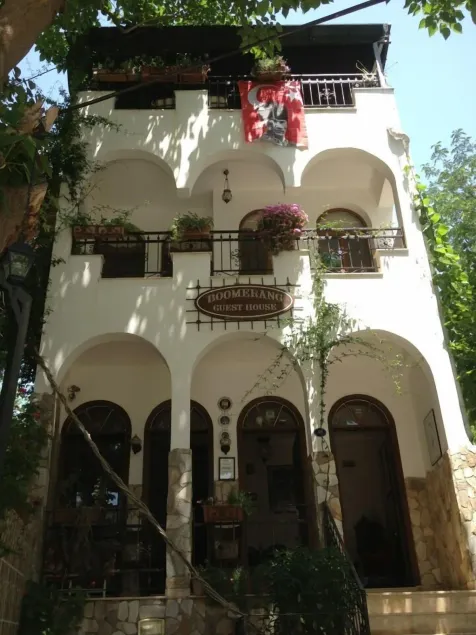 Boomerang Guest House - Image 1