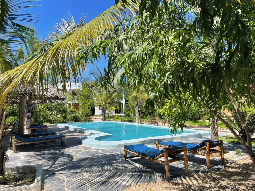 Kameleon Blue Arts Lodge - Image 1