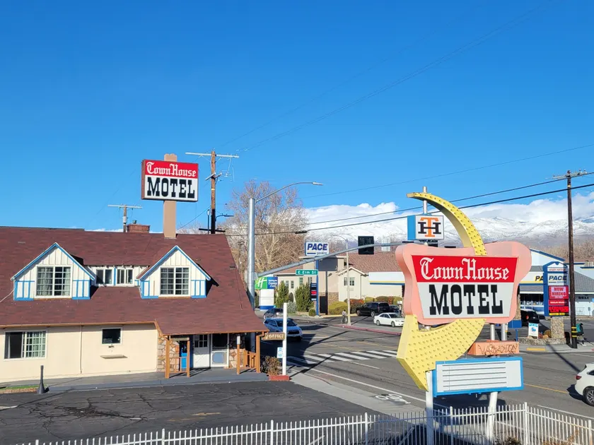 Townhouse Motel - Image 1