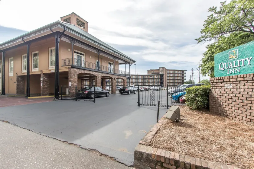 Quality Inn Downtown Historic District - Image 1