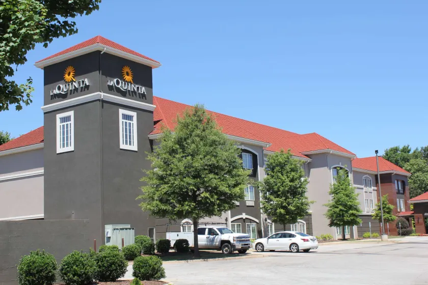 La Quinta by Wyndham Huntsville Airport Madison - Image 1