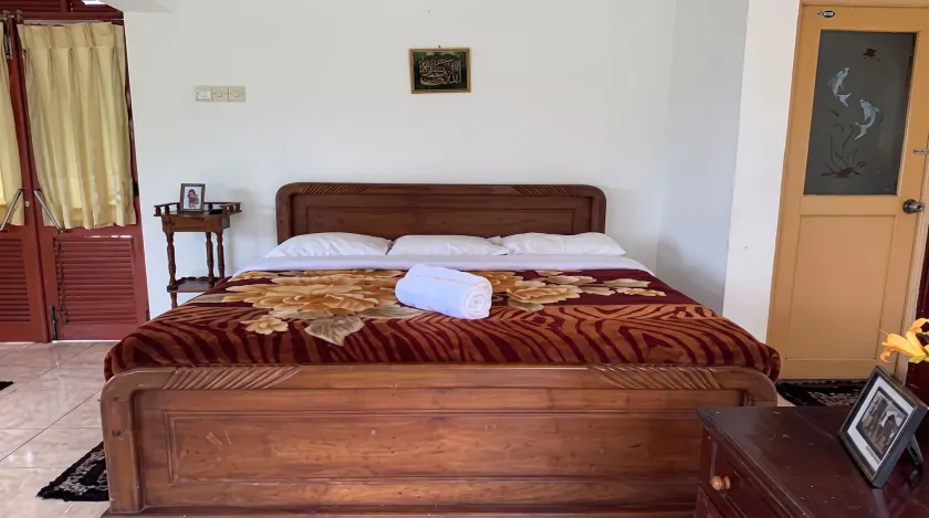 Channa Hotel and Rest Labookellie - Image 1