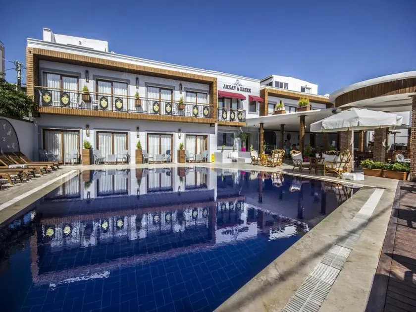 Akkan Beach Hotel - Image 1