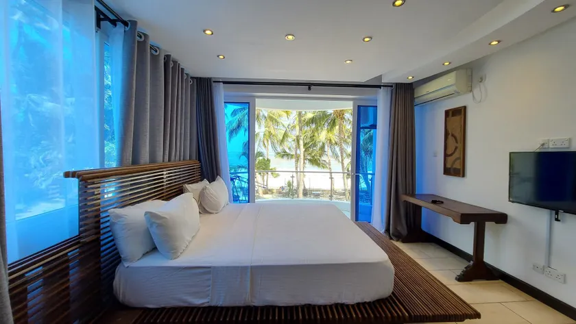 Cowrie Shell Beach Apartments Official - Image 1