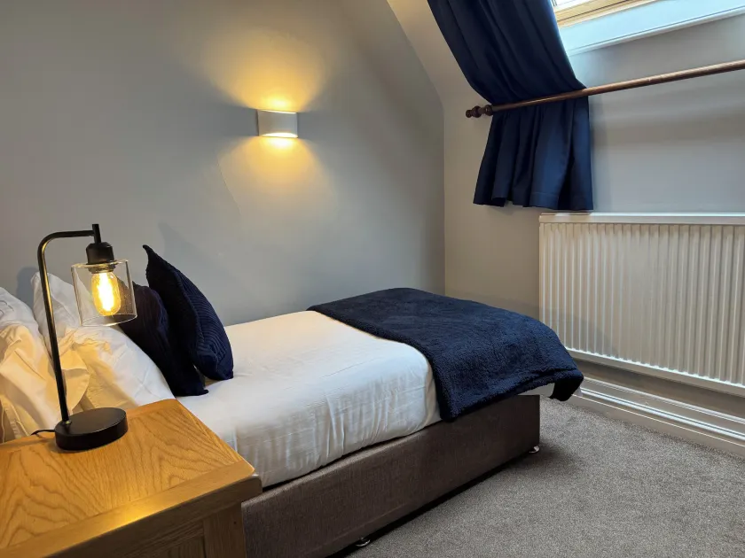 Oaklands Hotel - Image 1