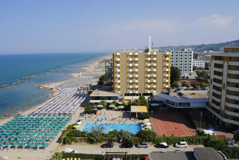 Grand Hotel Montesilvano - Image 1