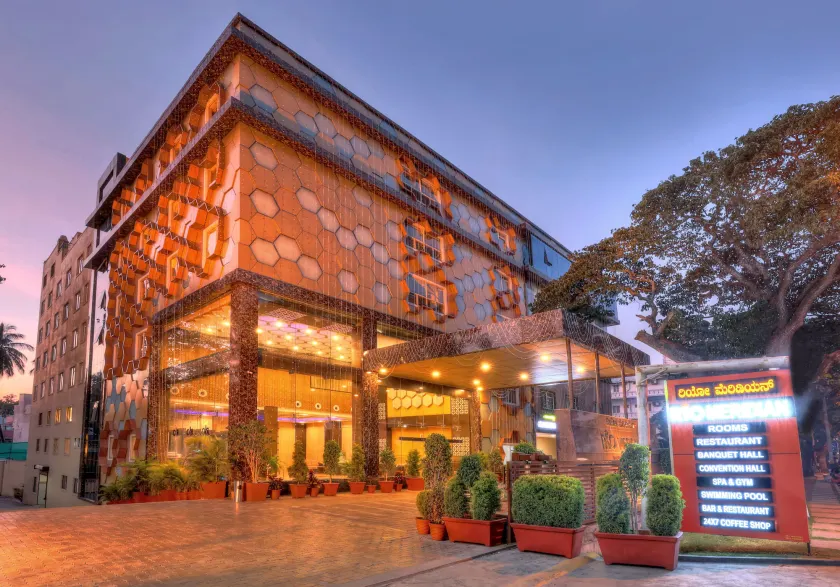 Rio Meridian Hotel - Image 1