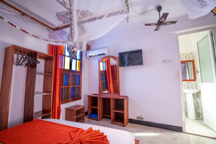 Stonetown View Hotel - Image 1