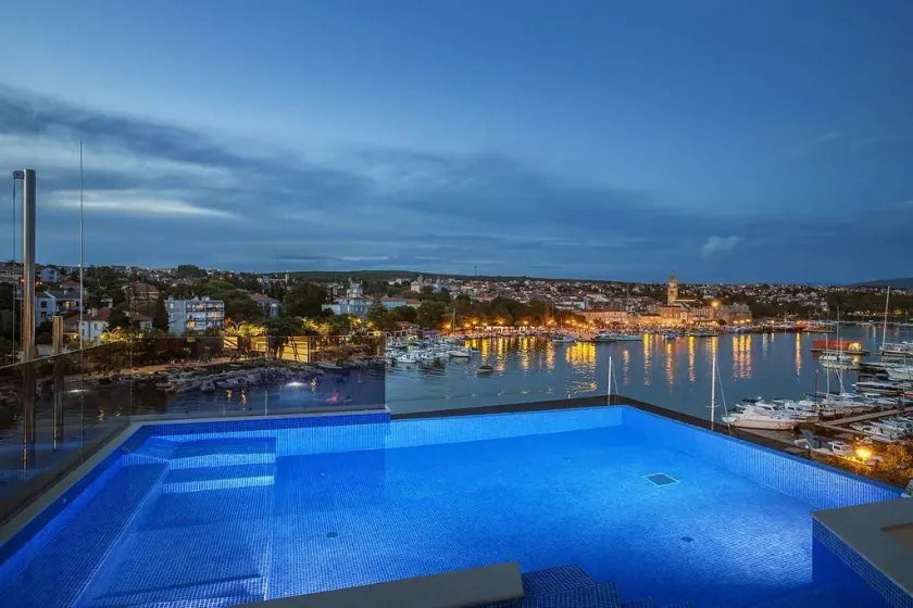 Hotel Maritim - Image 1