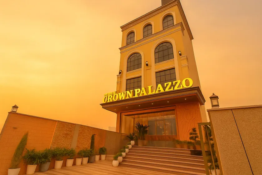 Hotel Crown Palazzo  - Image 1