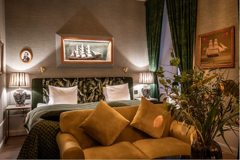 Victory Hotel - Image 1
