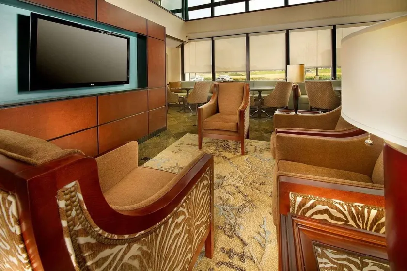 Prado Hotel by Choice Hotels - Image 1