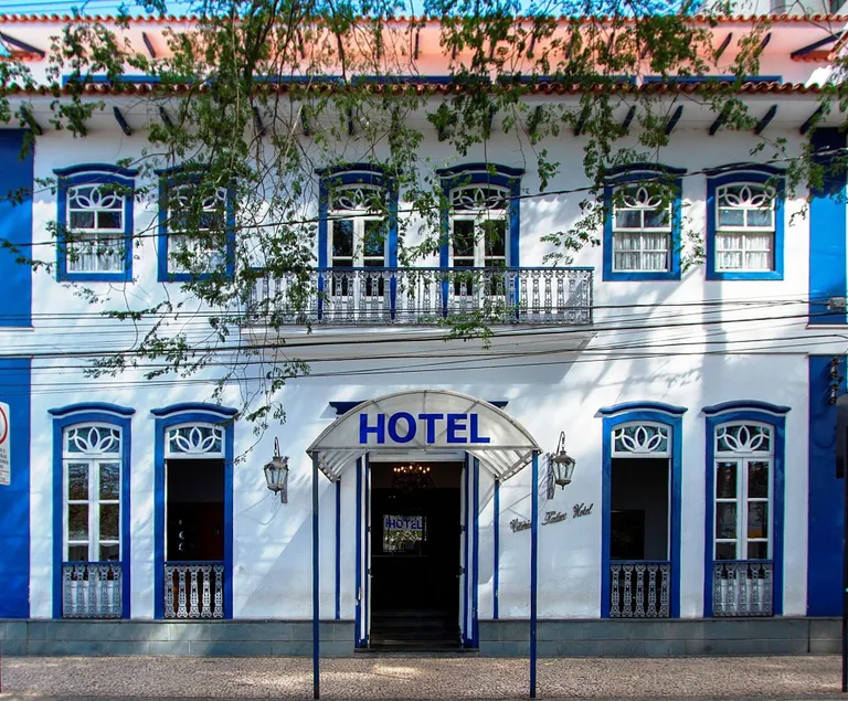 Vitória Palace Hotel - Image 1