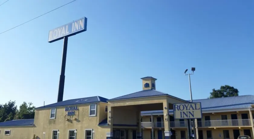 Royal Inn - Image 1