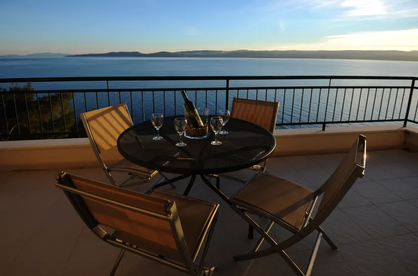 Apartments Andrea - Beachfront & Sea-view Terrace - Image 1
