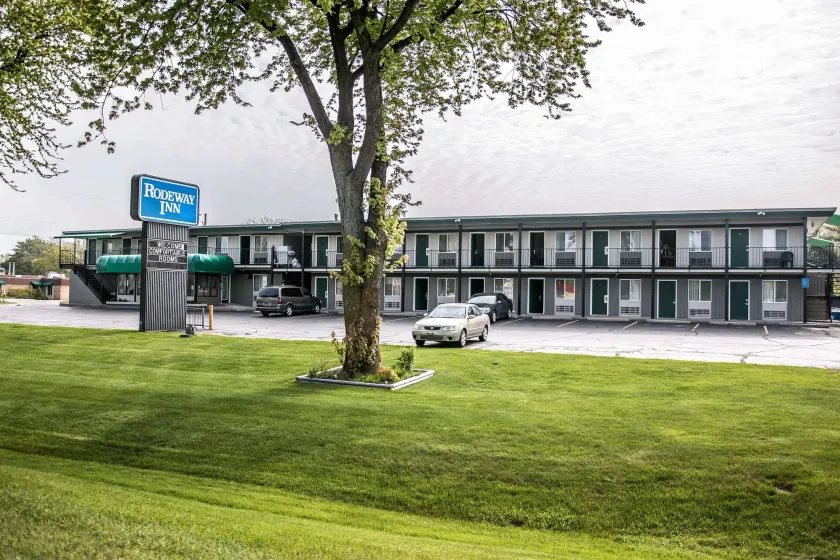Rodeway Inn Grand Haven - Image 1