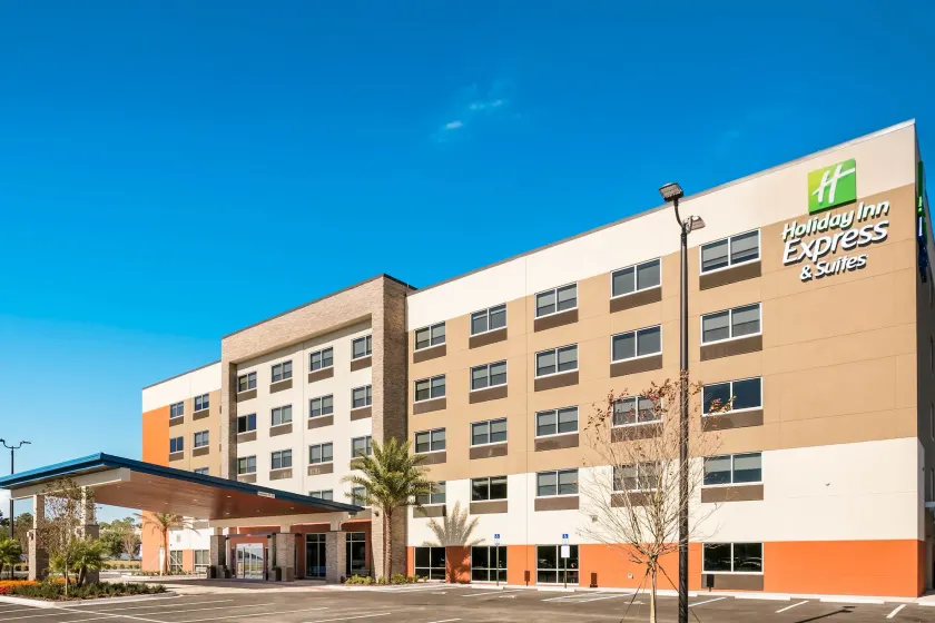 Holiday Inn Express & Suites Jacksonville - Town Center by IHG - Image 1