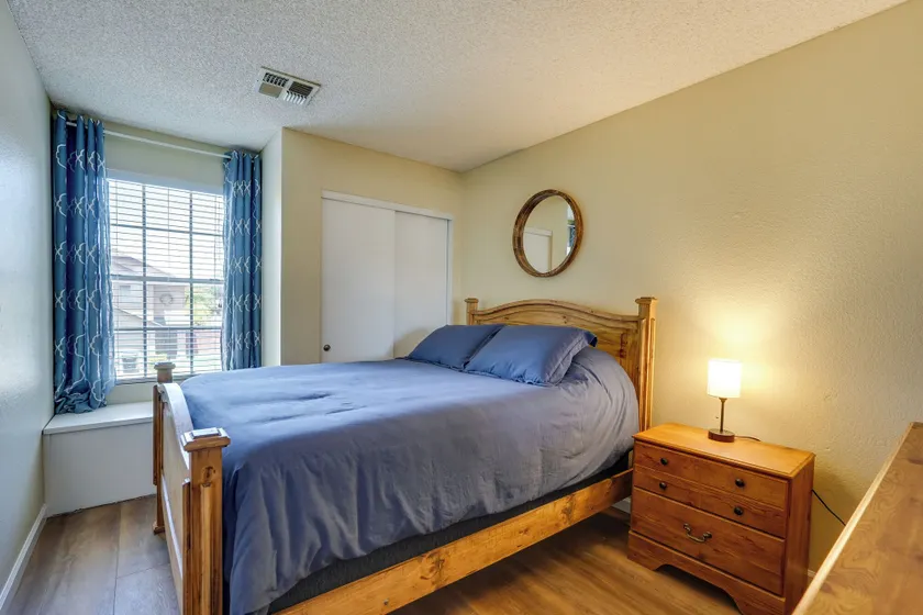 North Phoenix Home! Great Location + Private Patio - Interior