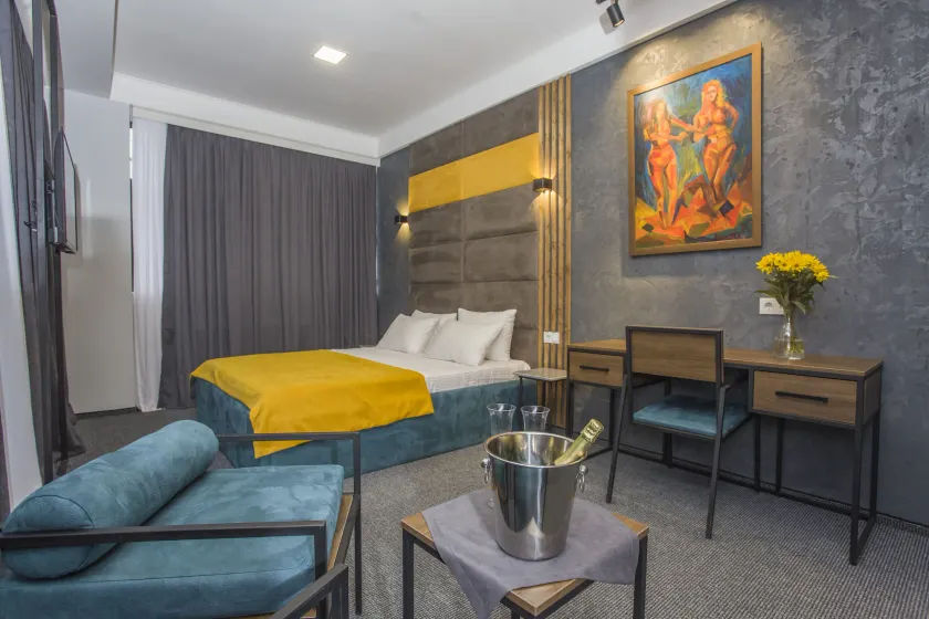 BG Palace Hotel - Image 1