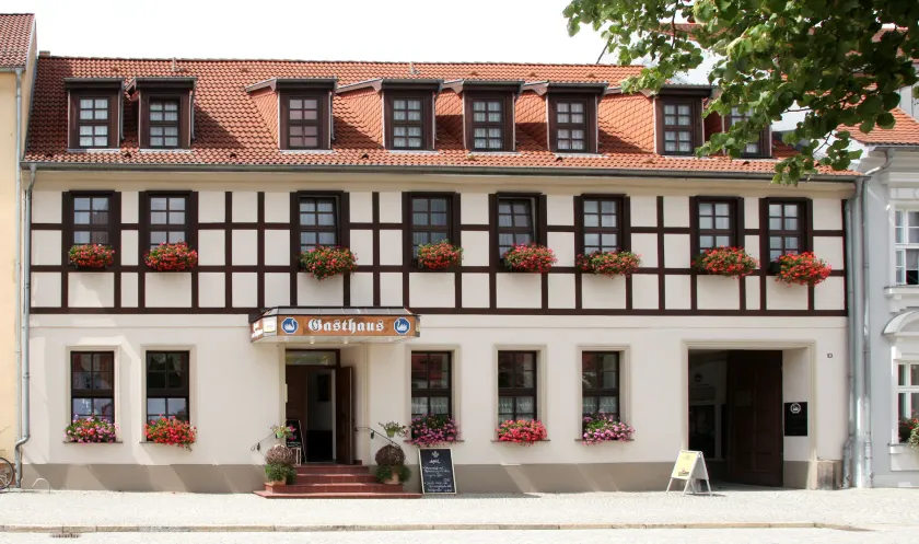 Hotel zum Schwan - Image 1