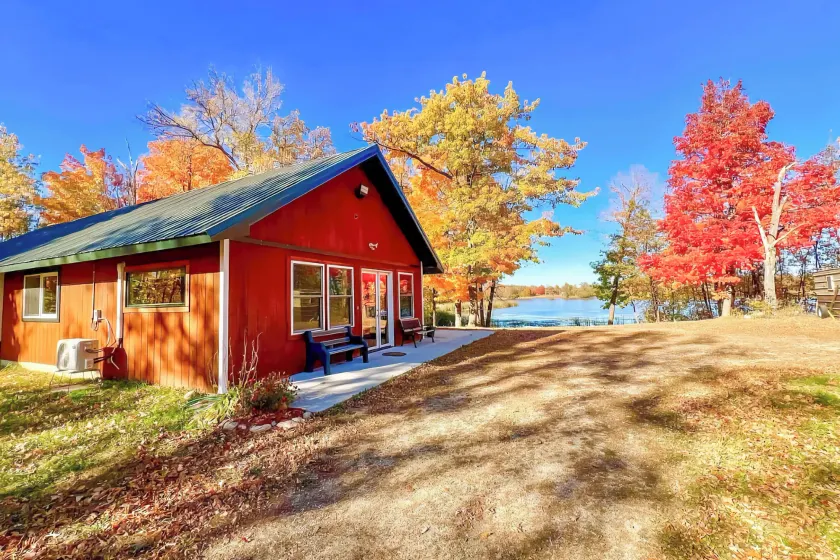 Trails, Firepit, Paddling, Fishing, Beach, Privacy - Image 1