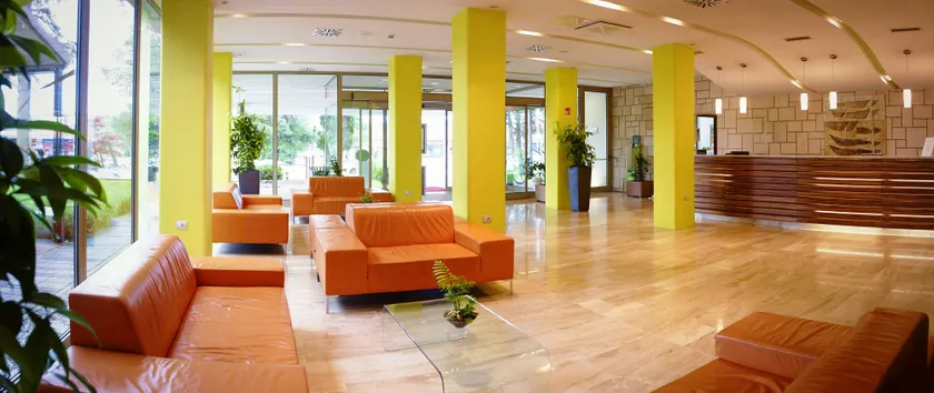 Remisens Hotel LUCIJA - Sitteområde i lobbyen