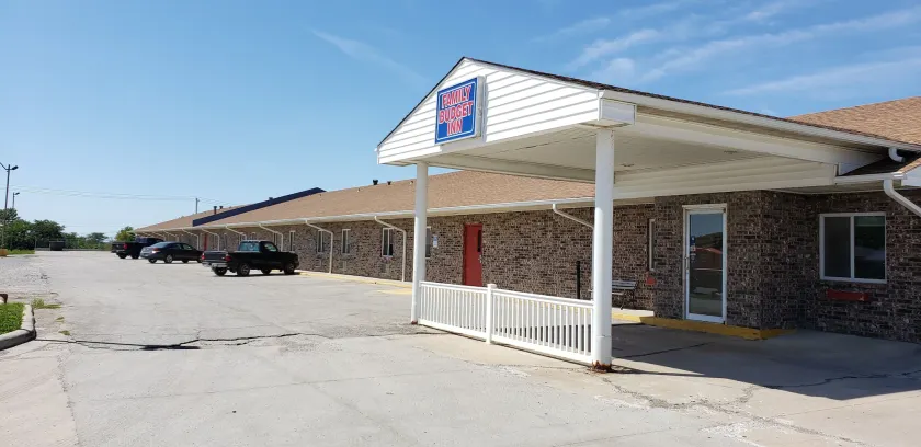 Family Budget Inn - Image 1