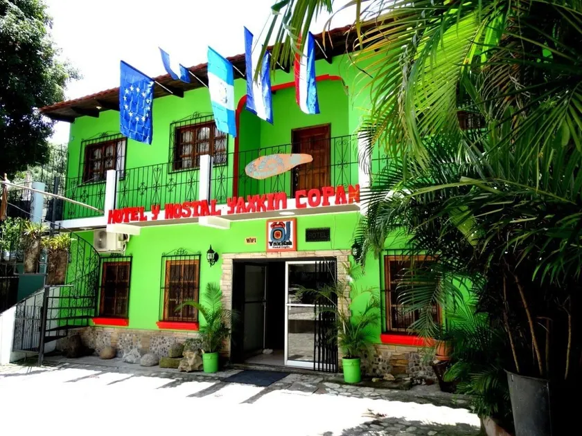 Hotel & Hostal Yaxkin Copan - Image 1