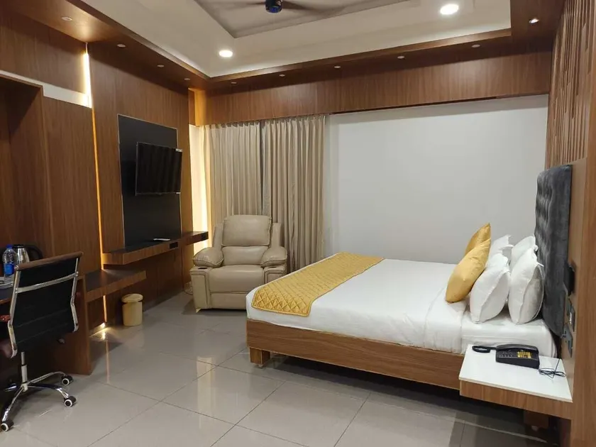 Hotel Royal Stay - Abraham Pandither Road - Rum