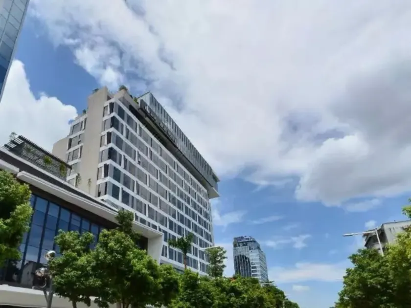 The Summit Hotel - Image 1