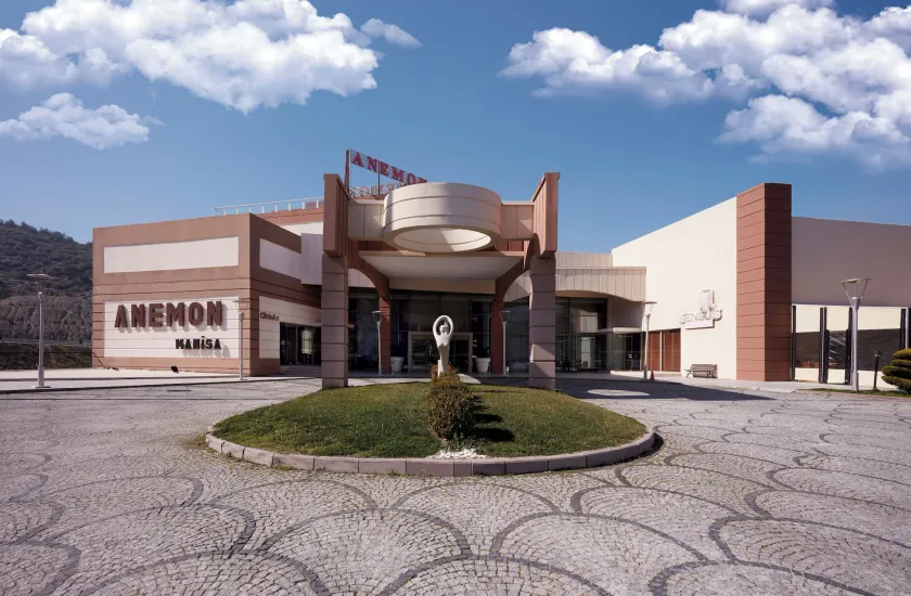 Anemon Grand Manisa Hotel - Image 1