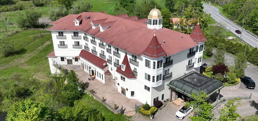 Aspiratinns Hotel & Wellness Center - Image 1