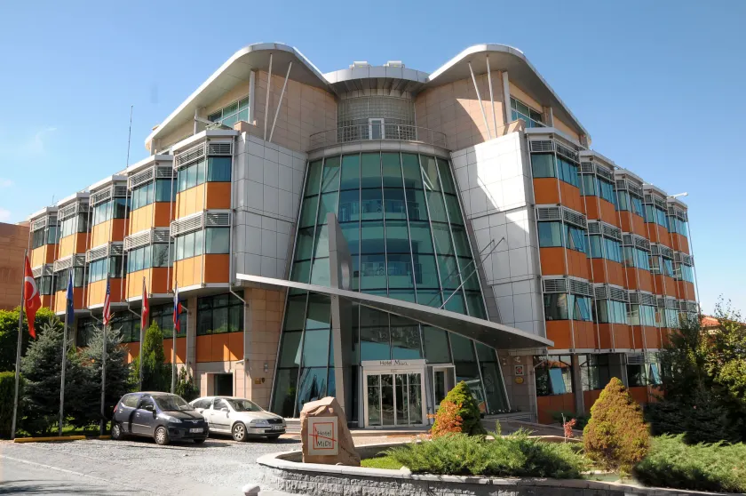 Hotel Midi - Image 1