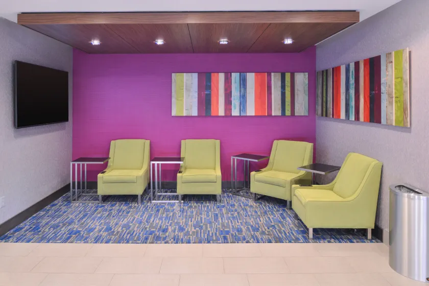 Holiday Inn Express and Suites Bryant - Benton Area by IHG - Hall