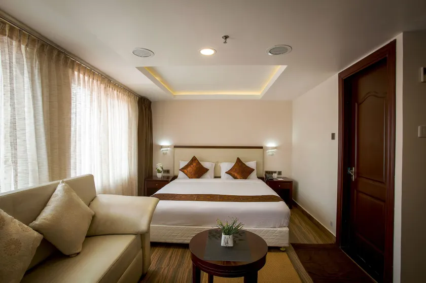 KGA Elite Continental Hotel - Image 1