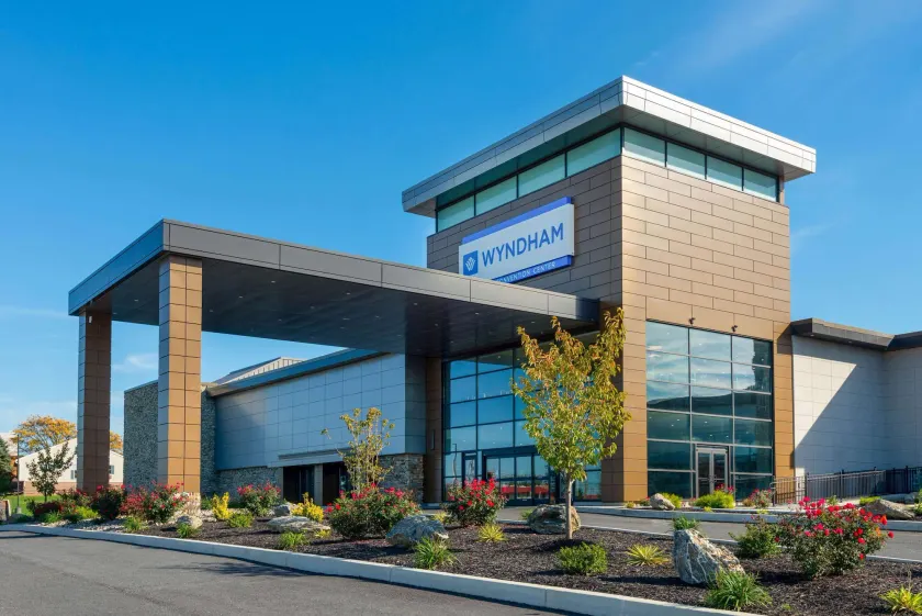 Wyndham Lancaster Resort and Convention Center - Image 1