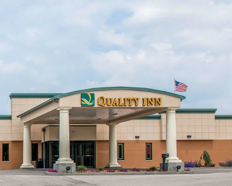 Quality Inn Huntingburg - Jasper - Image 1