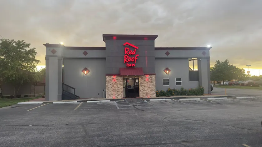 Red Roof Inn Anderson, IN - Image 1