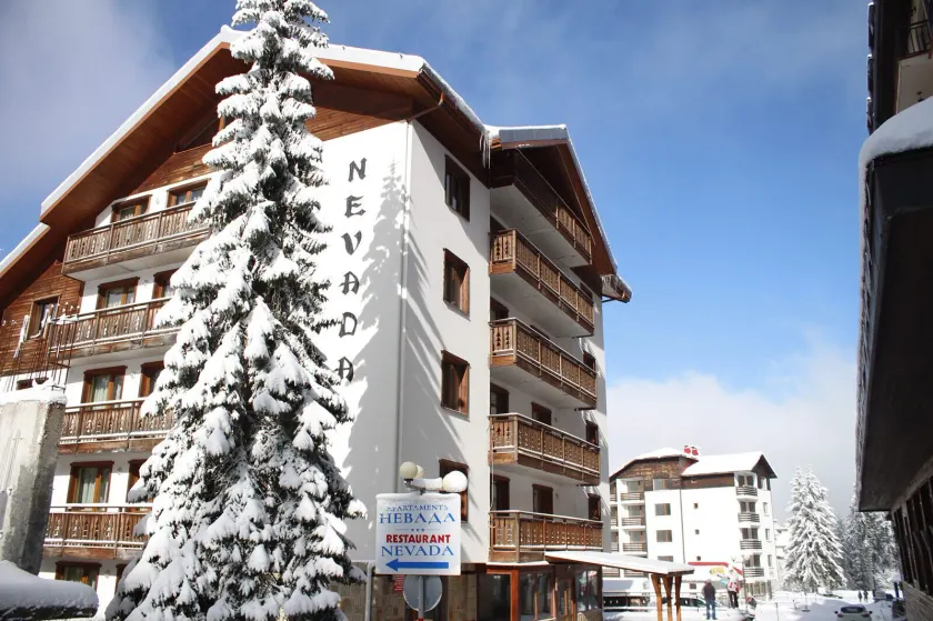 Nevada Aparthotel - Image 1