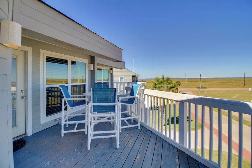 Boardwalk to the Beach! Mustang Island Condo - Image 1