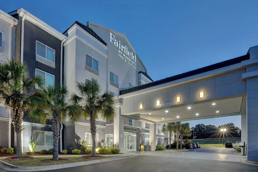 Fairfield Inn & Suites Columbia Northeast - Image 1