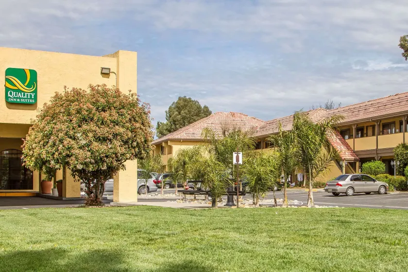 Quality Inn & Suites Gilroy - Image 1