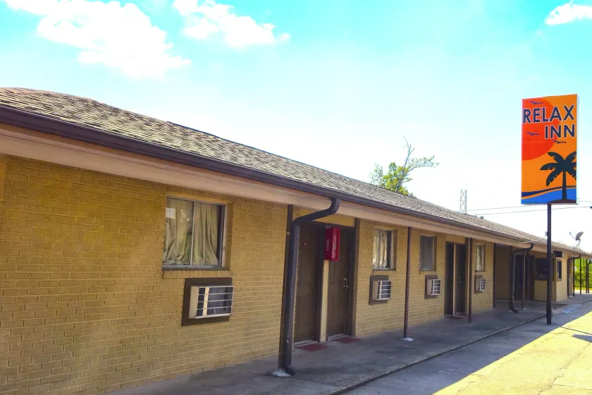 Relax Inn by OYO Sulphur Hwy 90 - Image 1