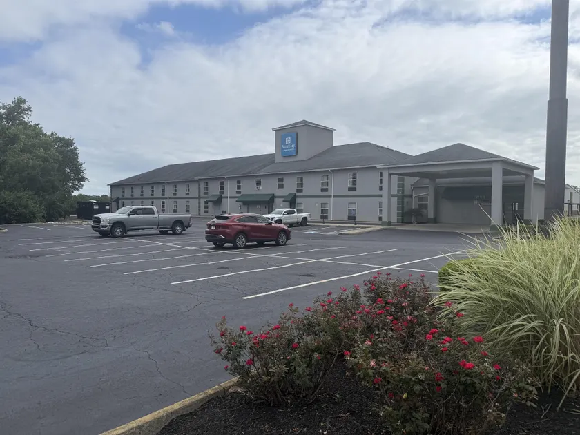 Surestay By Best Western Obetz Rickenbacker Airport - Image 1