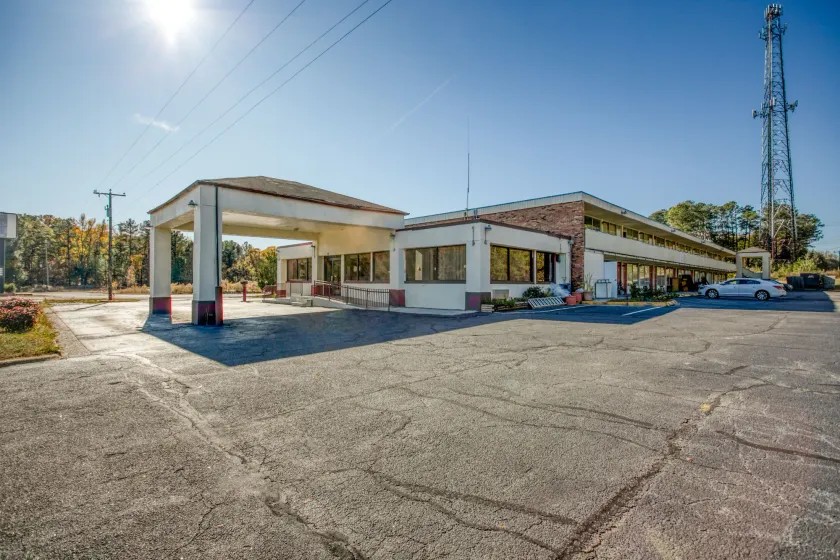  Travelers Inn By OYO, Templeton VA - Image 1