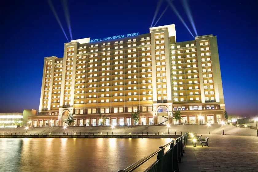 Hotel Universal Port - Image 1
