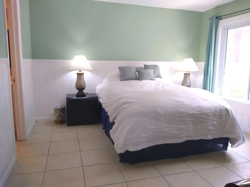 Bermuda Bay by Affordable Beach Condos - Zimmer
