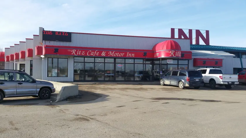 The Ritz Cafe and Motor Inn - Image 1