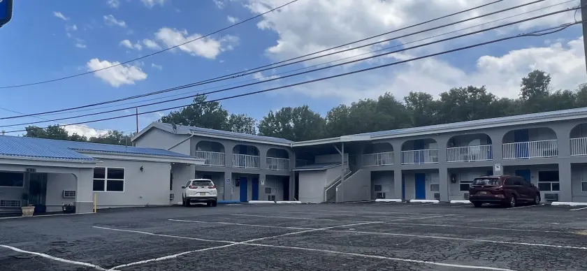 Bestway Inn - Image 1